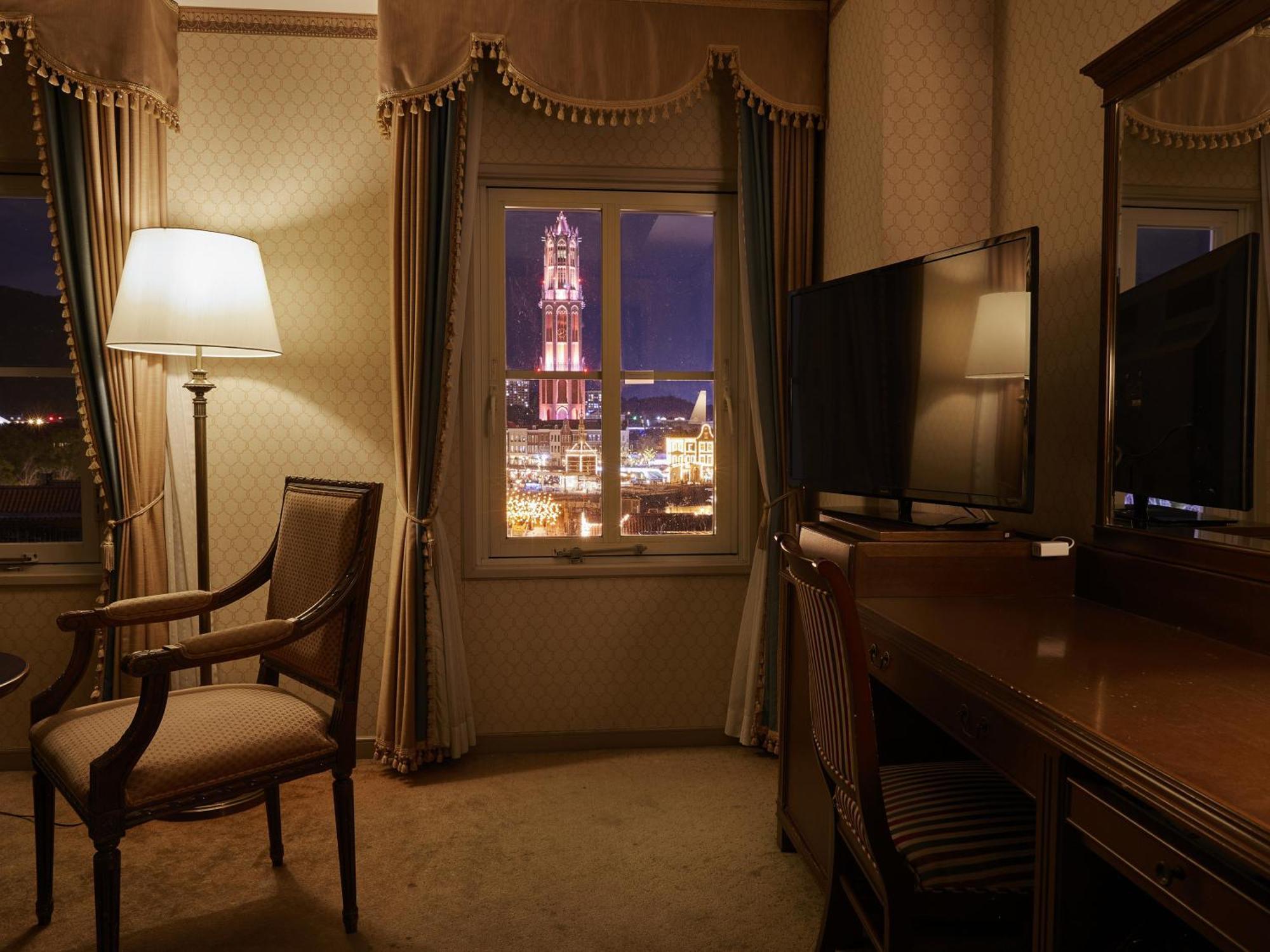 Hotel Den Haag Huis Ten Bosch Sasebo Zewnętrze zdjęcie A room at the Four Seasons Hotel