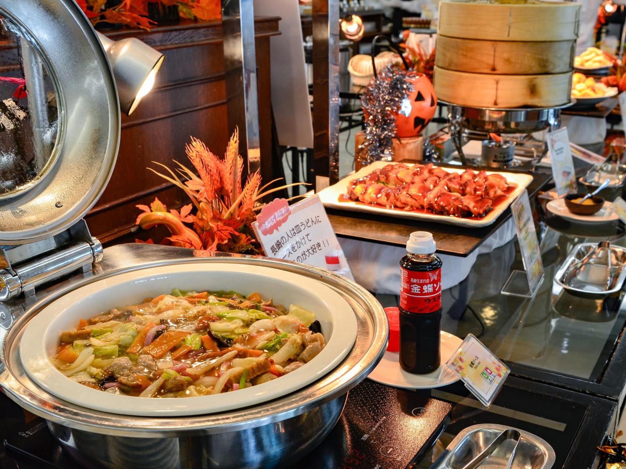 Hotel Den Haag Huis Ten Bosch Sasebo Zewnętrze zdjęcie A buffet at a hotel