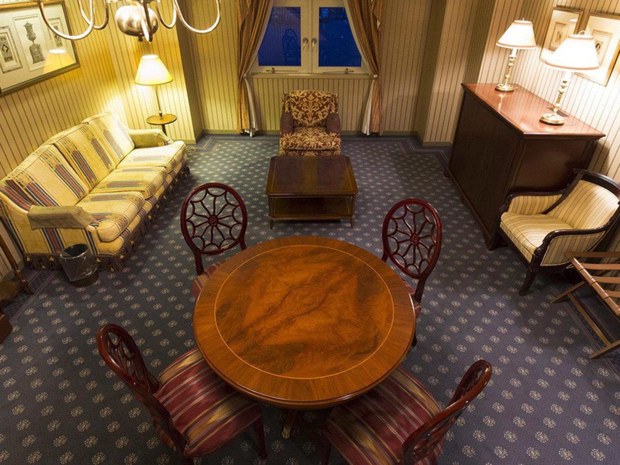 Hotel Den Haag Huis Ten Bosch Sasebo Zewnętrze zdjęcie A room in the hotel